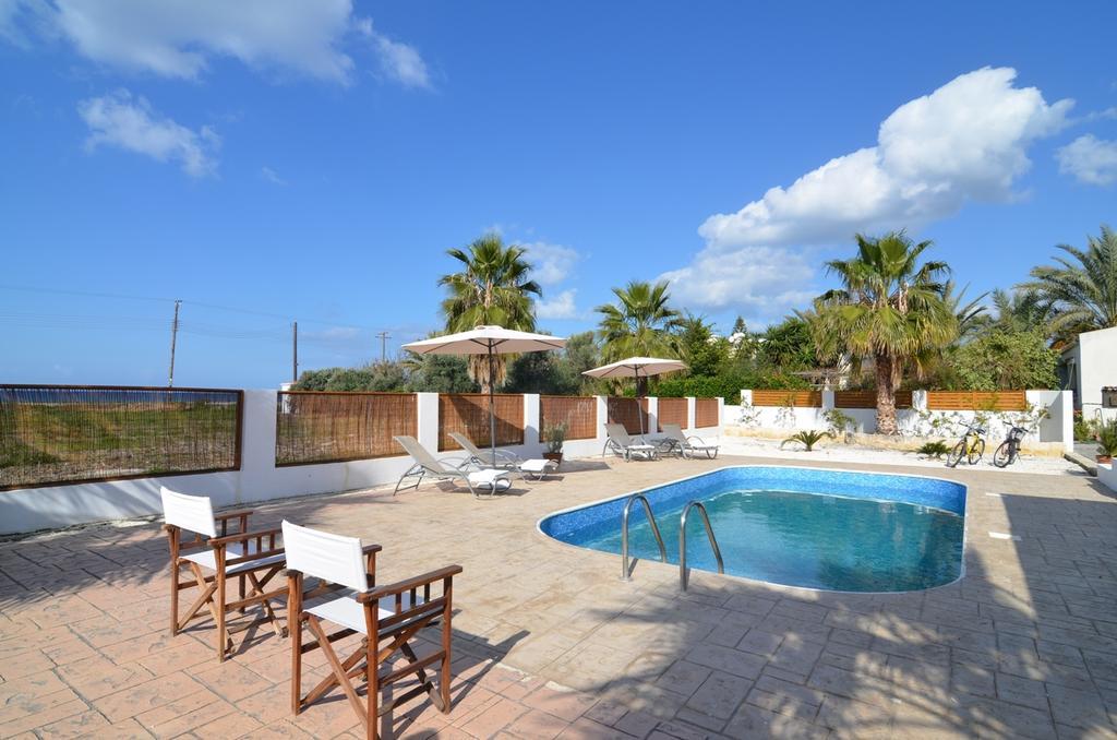 Sea Breeze Villas Argaka Room photo